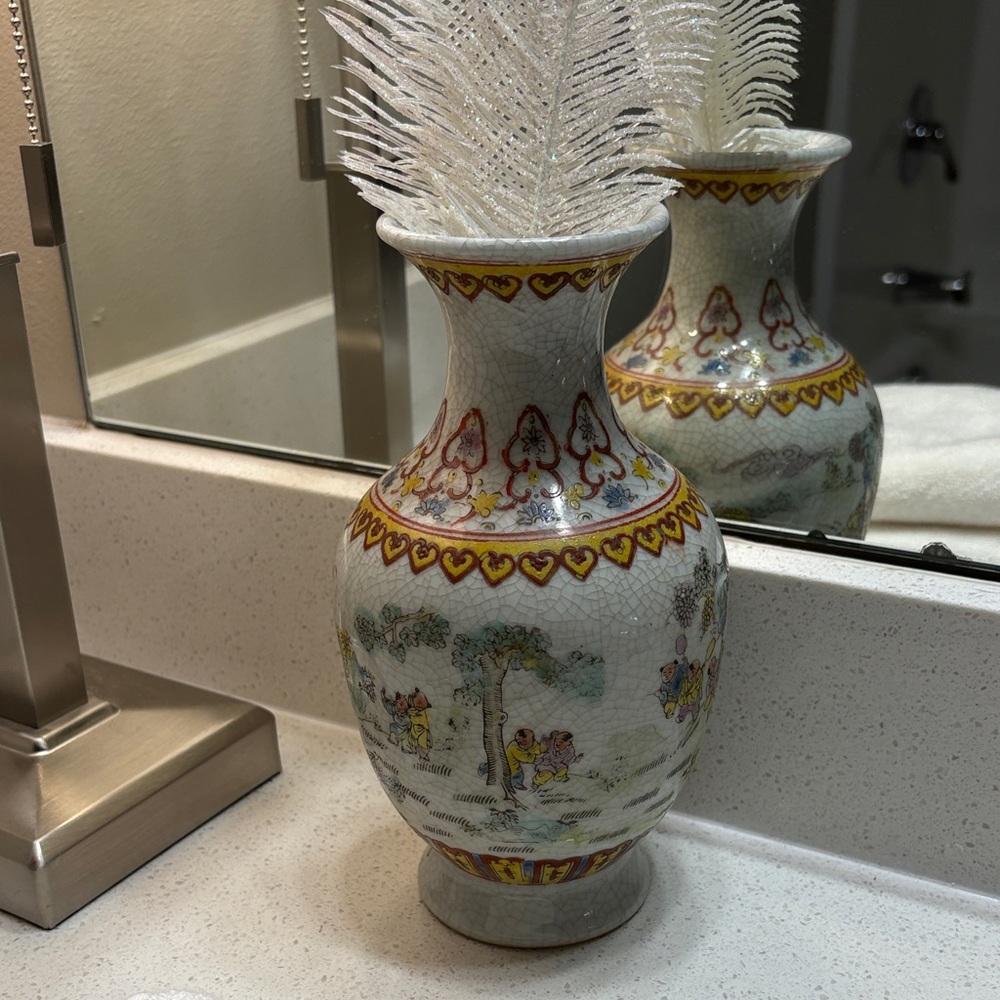 Vintage ceramic signed Chinese Vase with Colorful Patterns